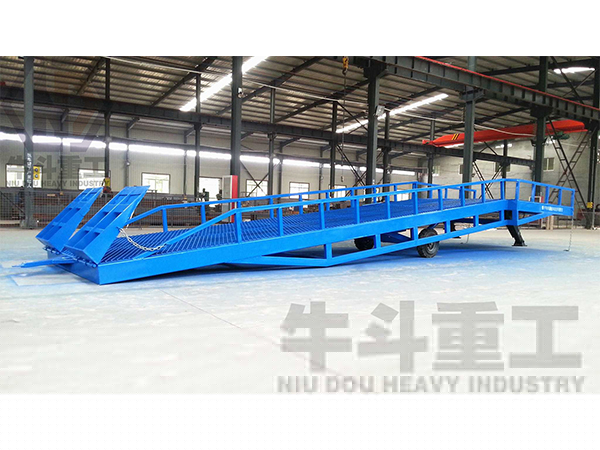 起重裝卸登車橋